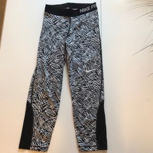 Nike Pro cropped leggings